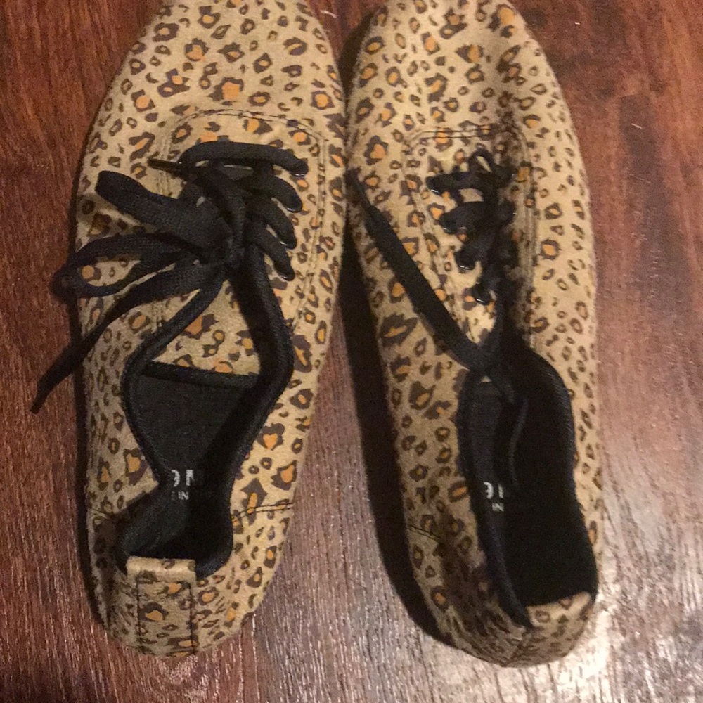 Tennis shoe flat